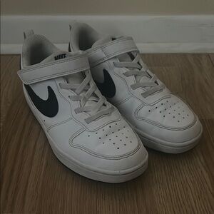Nike White and Black Sneakers